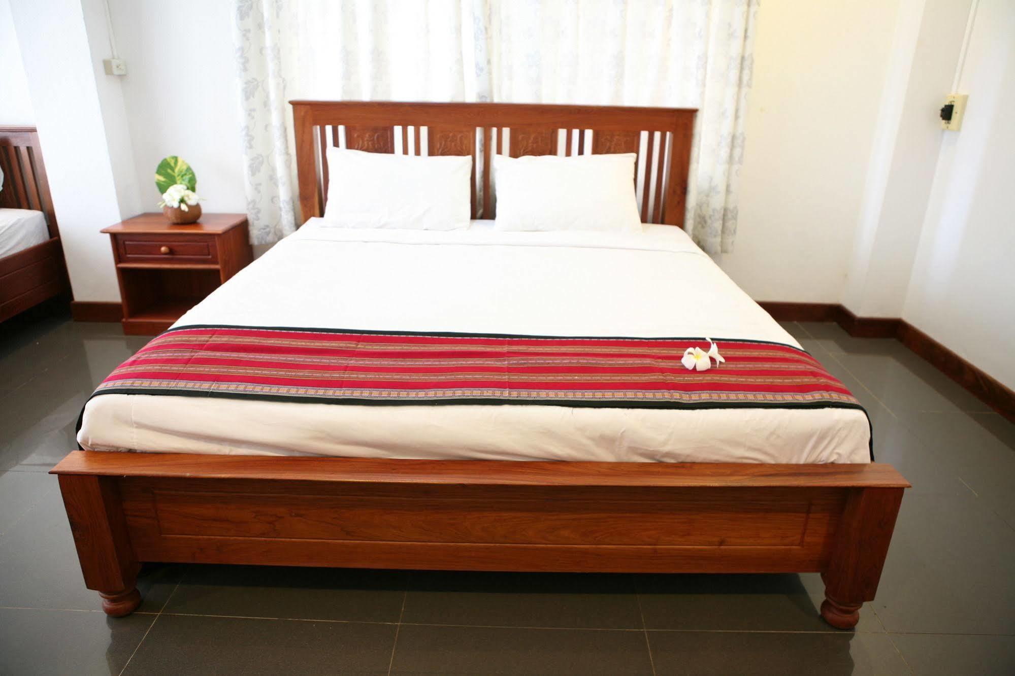 Alisa Guesthouse Pakse Exterior foto