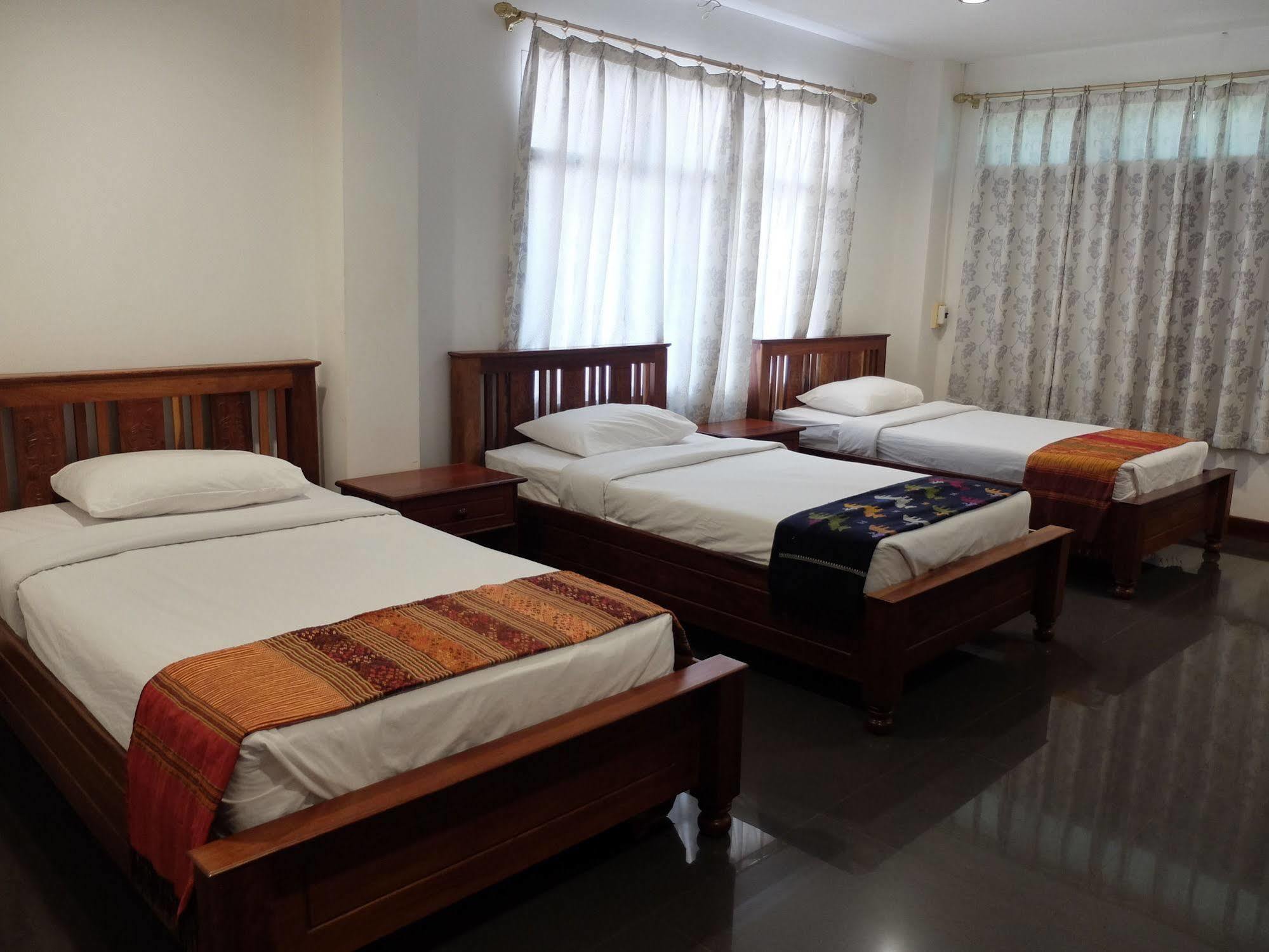 Alisa Guesthouse Pakse Exterior foto