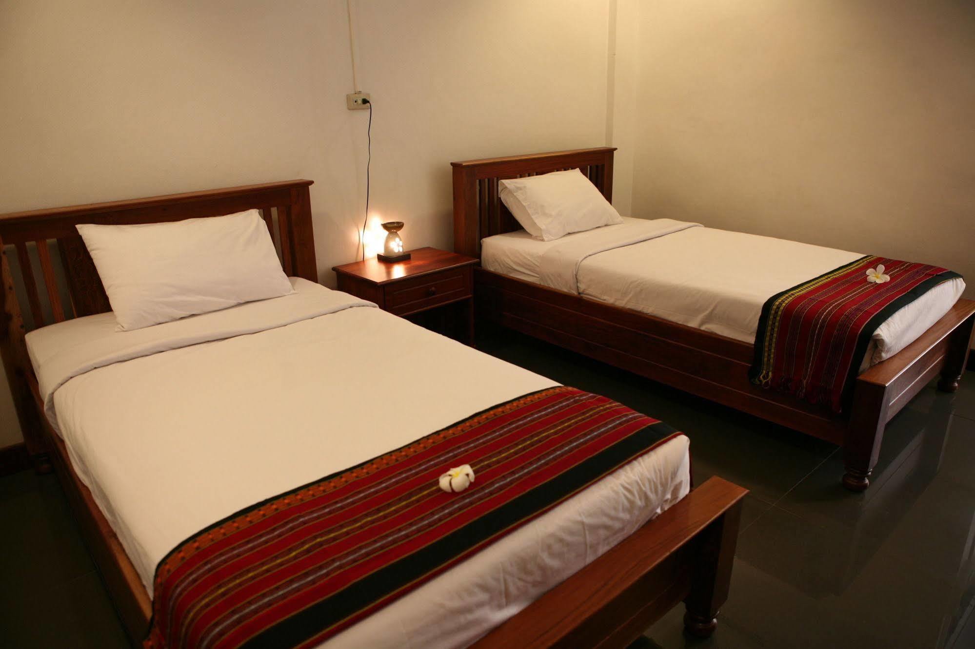 Alisa Guesthouse Pakse Exterior foto
