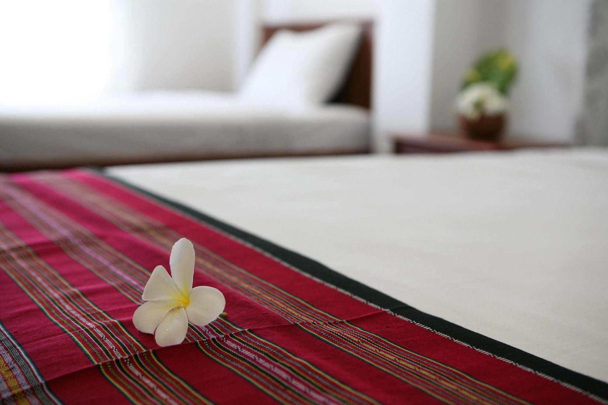 Alisa Guesthouse Pakse Exterior foto
